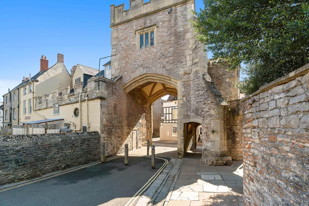 The Ancient Gatehouse & Rugantino Restaurant Inn Wells